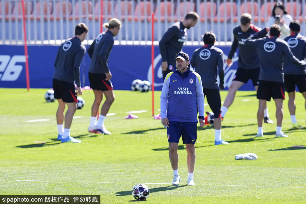 重磅！阿尔瓦雷斯兄弟现身巴塞罗那寻房，马竞前锋转会巴萨传闻点燃西甲